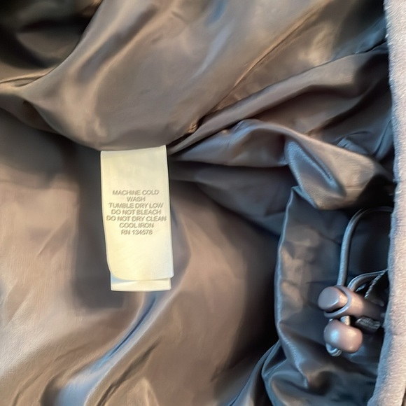 COPY - Like New! Vineyard Vines Lightweight Quilted Jacket- Gray- Size Medium - Picture 7 of 8